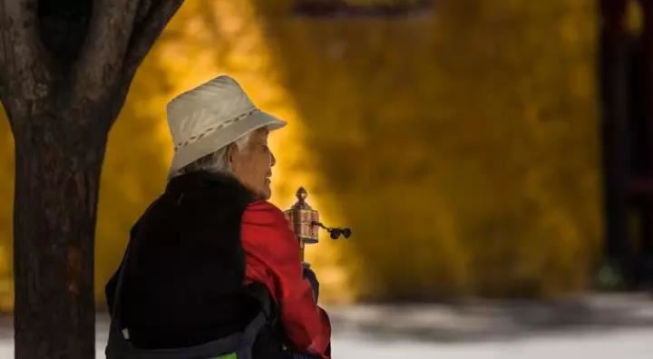 和情人分手了，但又放不下怎么办？找个新欢