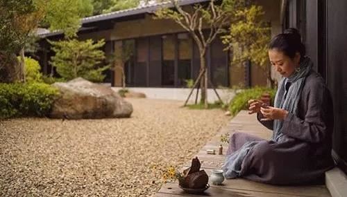 想象自己飞翔的感觉,只需要如此做