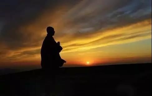 如何选择风水学店铺门口正对小区进来口,让财运水来喜迎