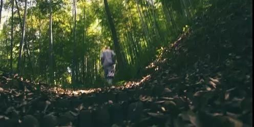 戴项链女生不能选择哪种颜色的绳子