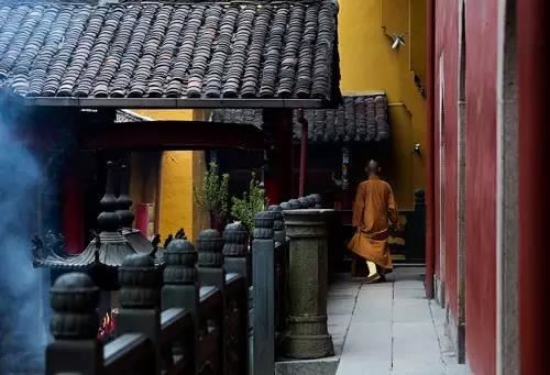 请道长做让对方主动找你咒语——爱情和合术挽