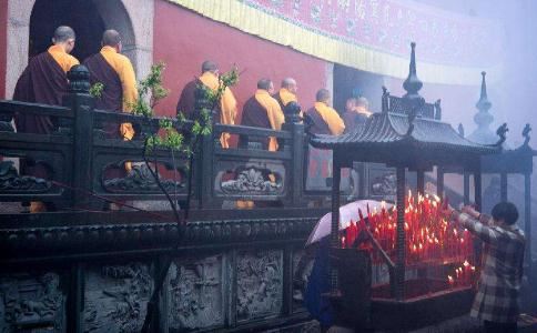 童子出现在日柱是日柱童子命，要及时化解