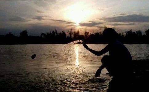 49天内超度亡灵几次,如何缓解心理压力和排遣孤独感