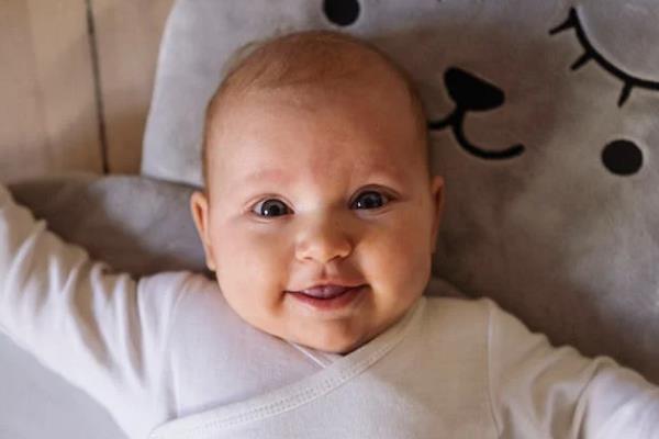 孕期尿检pH值6.0肯定是女孩吗？还能怎么看男孩女孩？