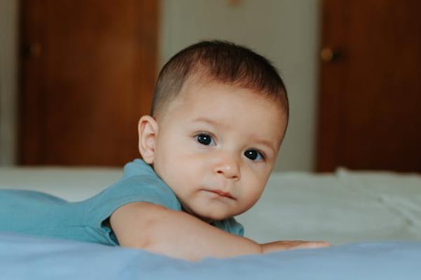 双胞胎一左一右是男孩女孩？双胞胎男女怎么看？