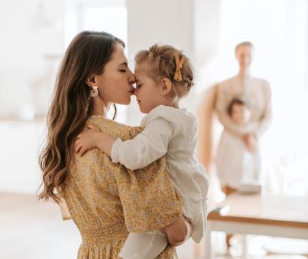 怀孕后准妈妈几个月能查出性别？如何查男女会更准确？